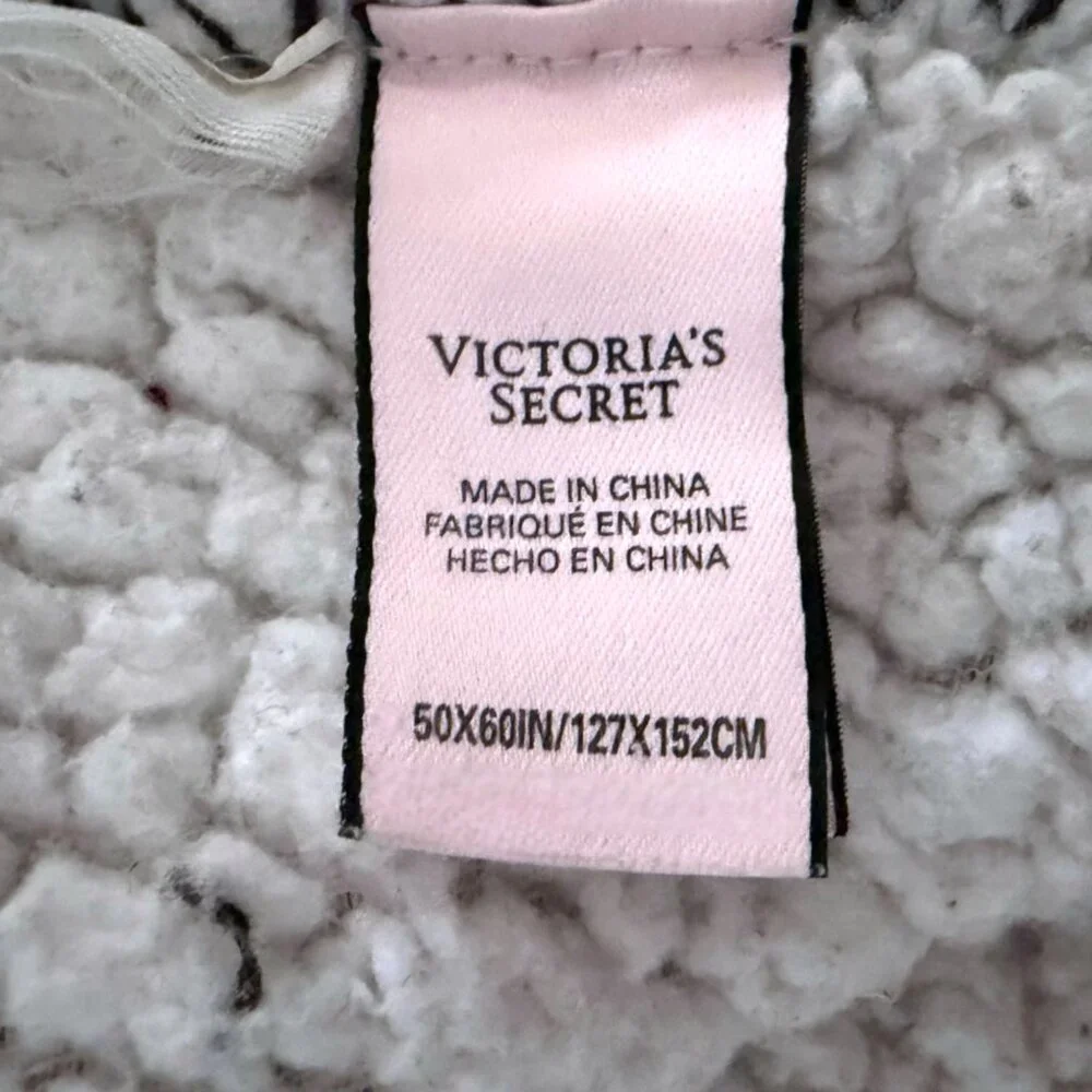 Victoria's Secret Red Plaid Sherpa Throw Blanket 50x60 Cozy Holiday Cabin